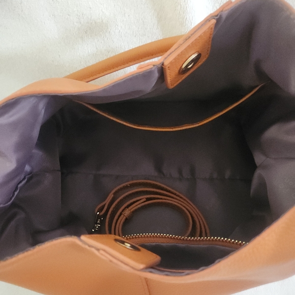 Chic Tan Leather Hobo Bag - Picture 3 of 5